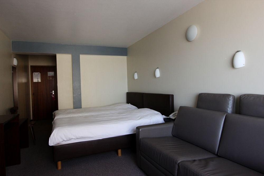Hotel Uilenspiegel Nieuwpoort Bagian luar foto