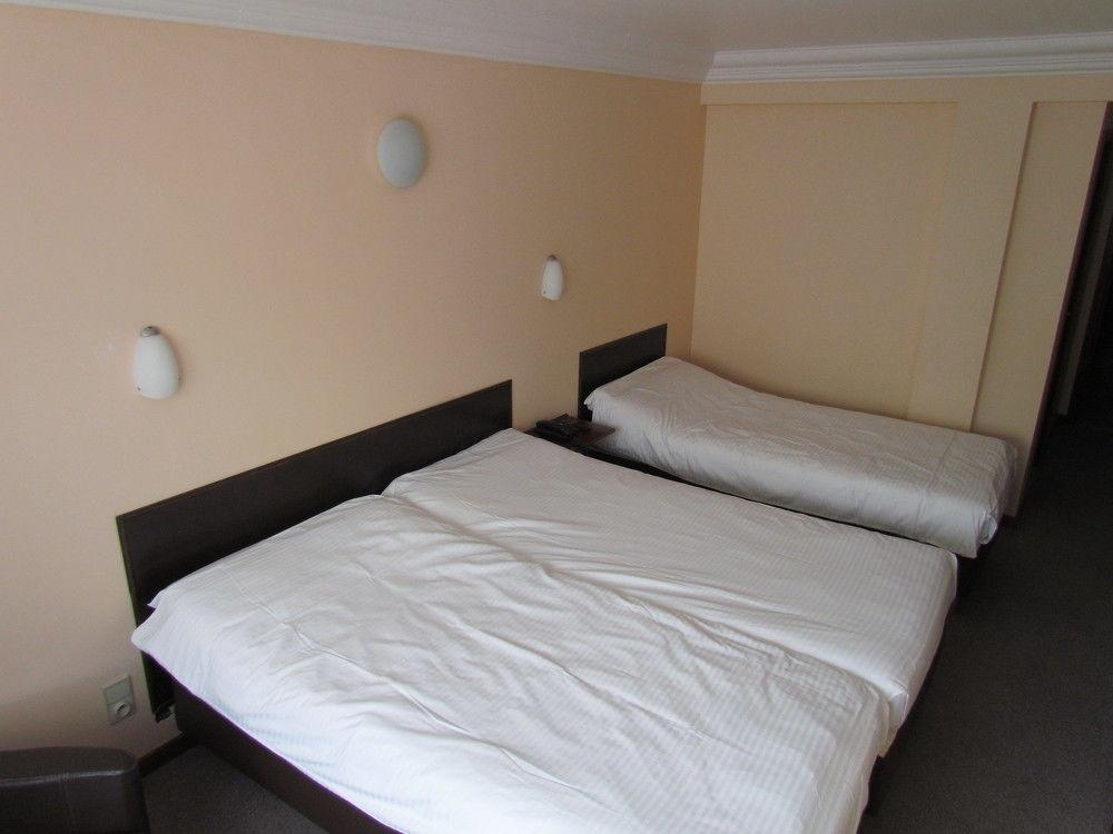 Hotel Uilenspiegel Nieuwpoort Bagian luar foto