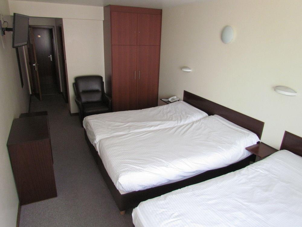 Hotel Uilenspiegel Nieuwpoort Bagian luar foto