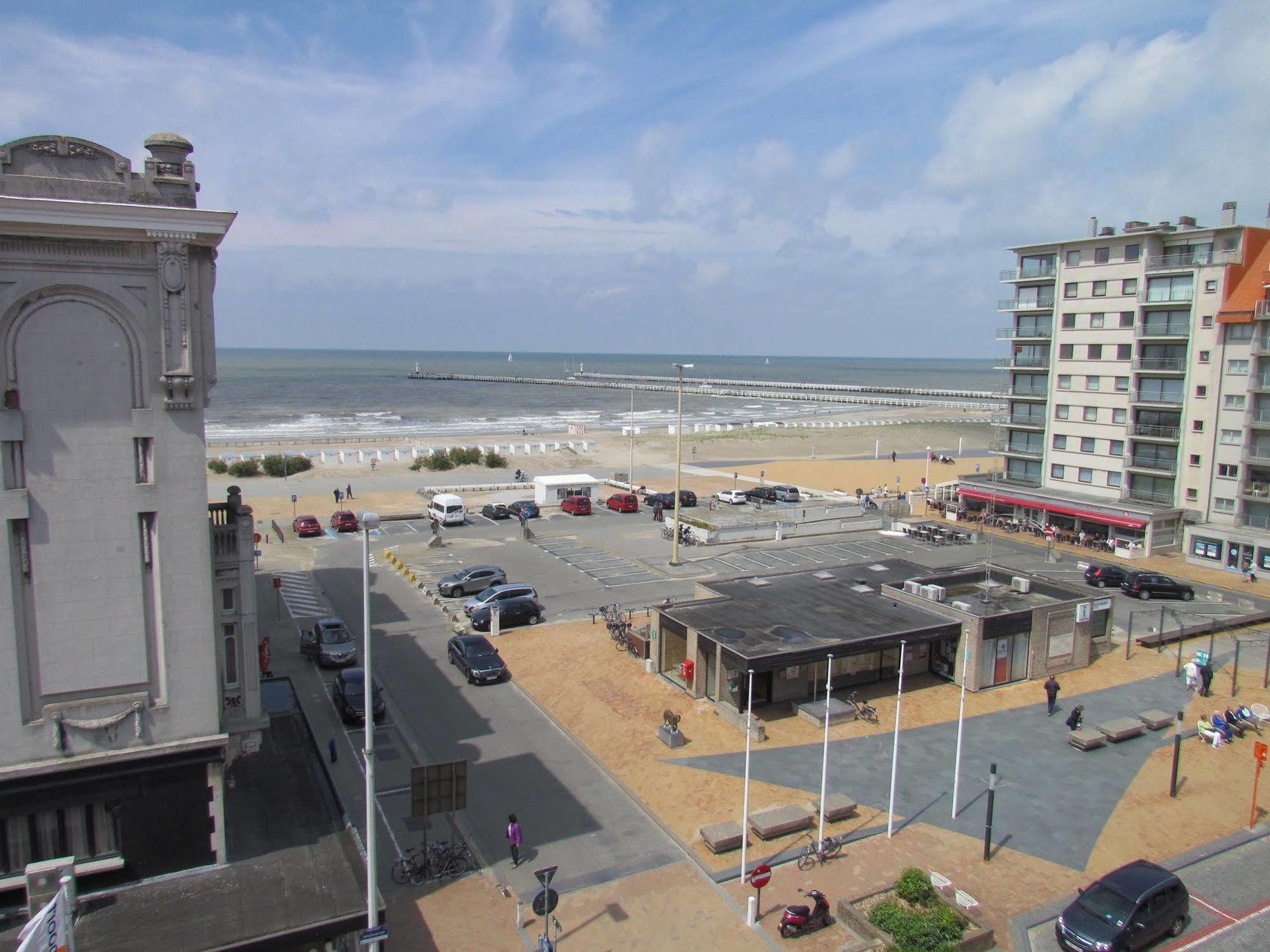 Hotel Uilenspiegel Nieuwpoort Bagian luar foto